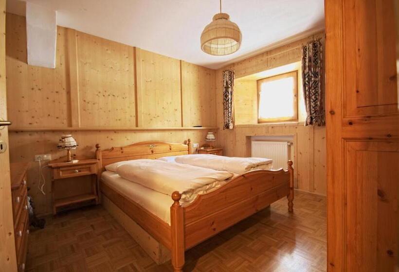 דירת שני חדרים, Bachlaufen Haus