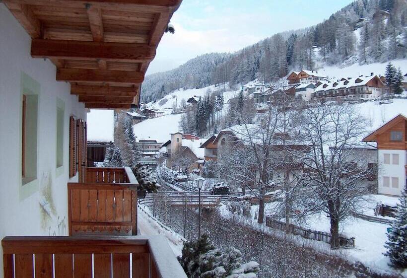 דירת חדר, Bachlaufen Haus