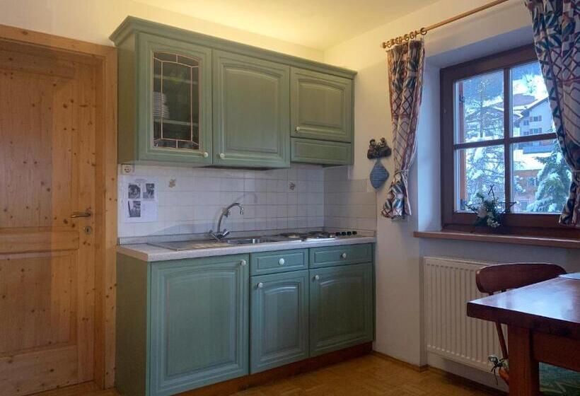 דירת חדר, Bachlaufen Haus