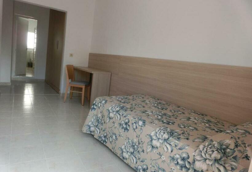 スタンダードシングルルーム, Can Català