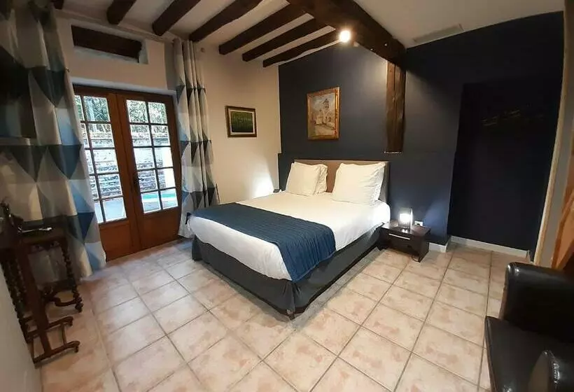 Perhesviitti, Logis Domaine De Peyrolade