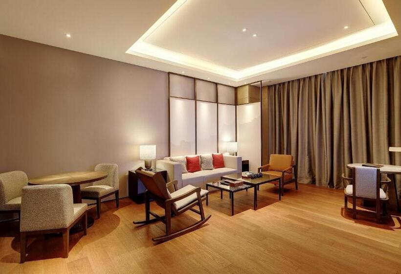 Президентский Люкс, Dongguan Dongcheng International Hotel Free Shuttle Bus To Canton Fair Exhibition Center During Ca