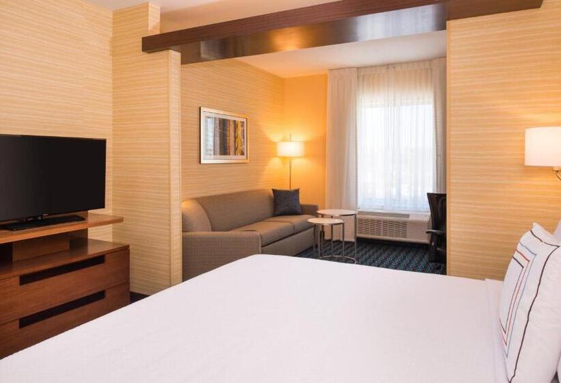 キングサイズベッドのスイートルーム, Fairfield Inn & Suites By Marriott Akron Stow