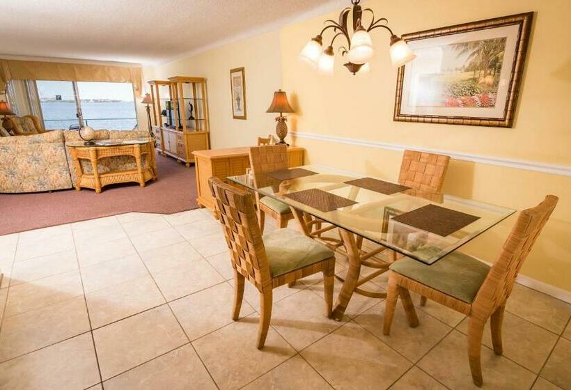 شقة غرفة واحدة, Palm Beach Waterfront Suites