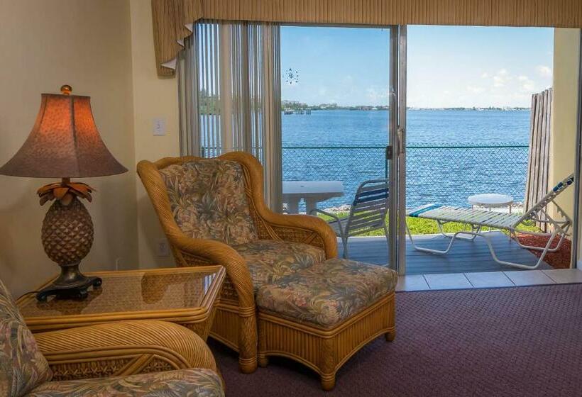 شقة غرفة واحدة, Palm Beach Waterfront Suites