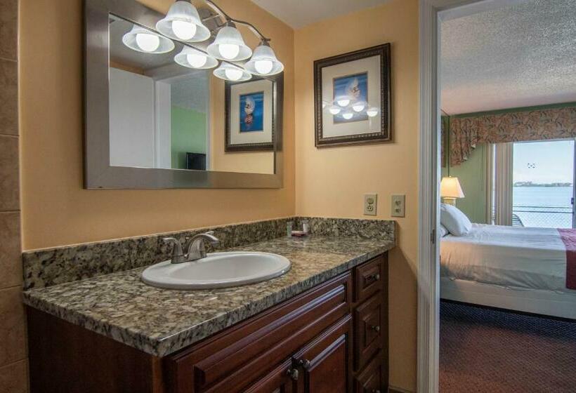 شقة غرفة واحدة, Palm Beach Waterfront Suites