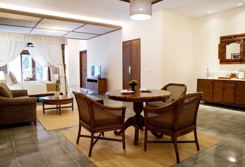 带按摩浴盆的套房, Visesa Ubud Resort