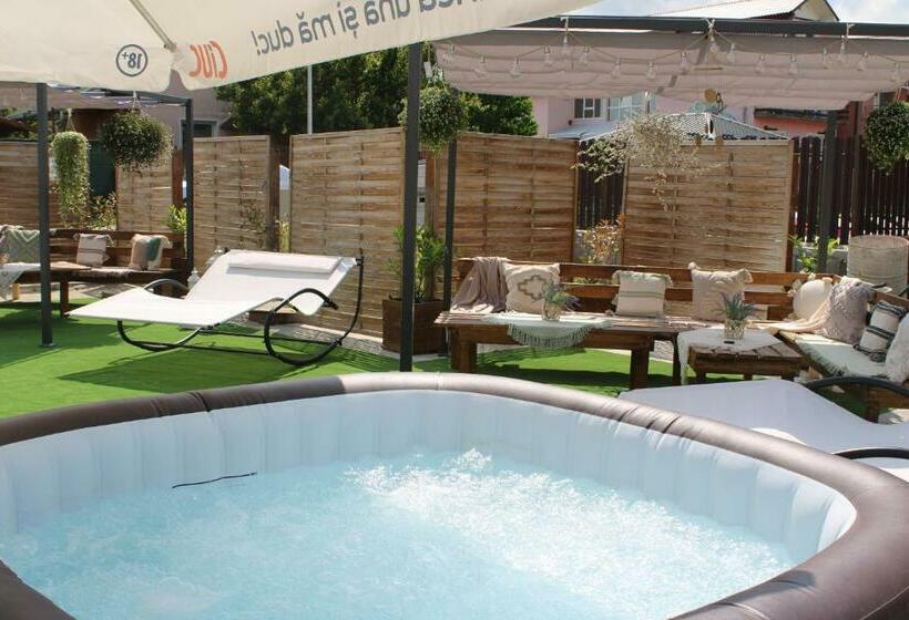 Номер Стандарт, Ariana