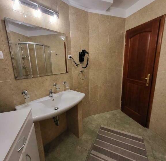 マウンテンビュースタンダードルーム, Bárna Vadászpanzió