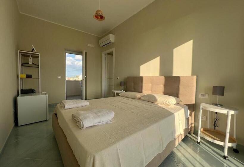 اتاق سوپریور چهار تخته, Palazzo Palumbo