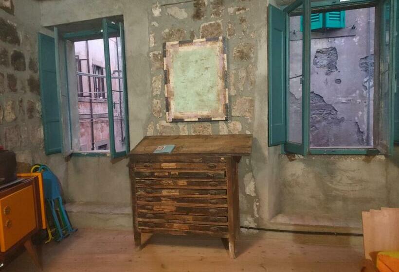 استودیوی لوکس, Inter Artes Prestige House And Luxury Suite