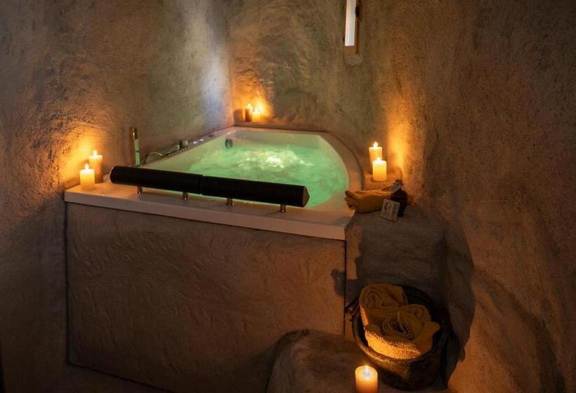 استودیوی لوکس, Inter Artes Prestige House And Luxury Suite