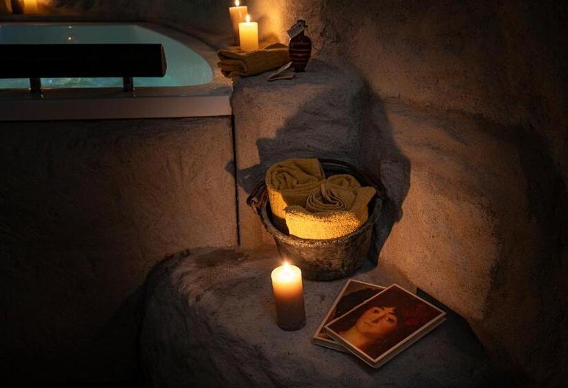 استودیوی لوکس, Inter Artes Prestige House And Luxury Suite