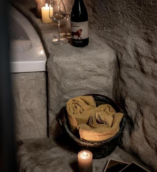 استودیوی لوکس, Inter Artes Prestige House And Luxury Suite