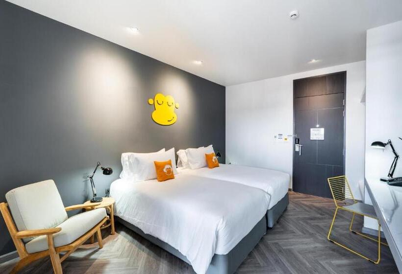 디럭스 룸, Newly Opened Blu Monkey Hub And Hotel Krabi Town