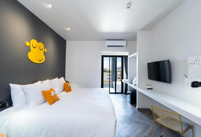 스탠다드 룸 킹사이즈 침대, Newly Opened Blu Monkey Hub And Hotel Krabi Town