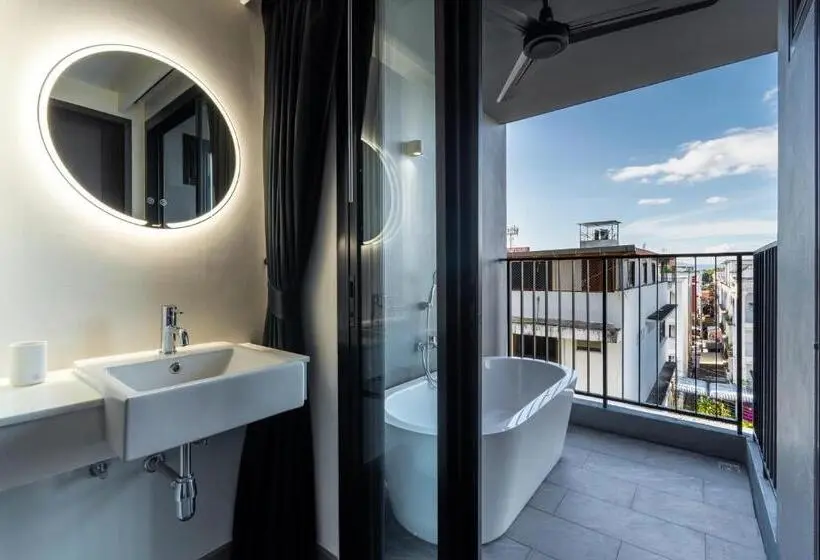 اتاق لوکس, Newly Opened   Blu Monkey Hub And Hotel Krabi Town
