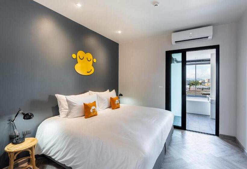 스탠다드 룸 킹사이즈 침대, Newly Opened Blu Monkey Hub And Hotel Krabi Town