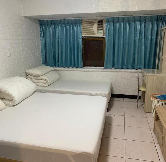 اتاق استاندارد سه نفره, Ez Stay