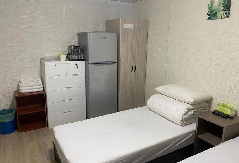 اتاق استاندارد سه نفره, Ez Stay