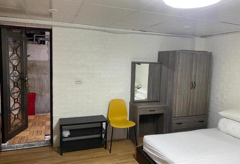 اتاق استاندارد چهار تخته, Ez Stay