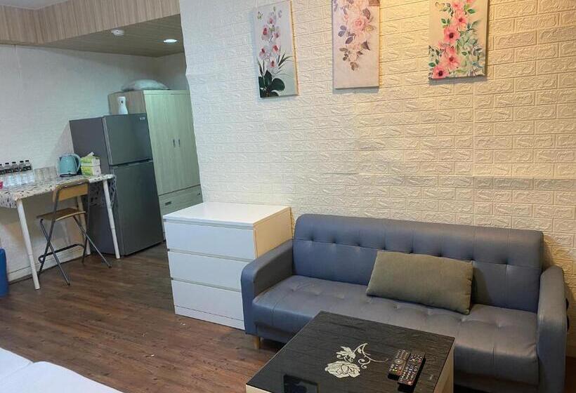 اتاق استاندارد چهار تخته, Ez Stay