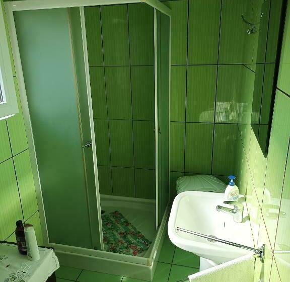 标准间, La Prietenicu