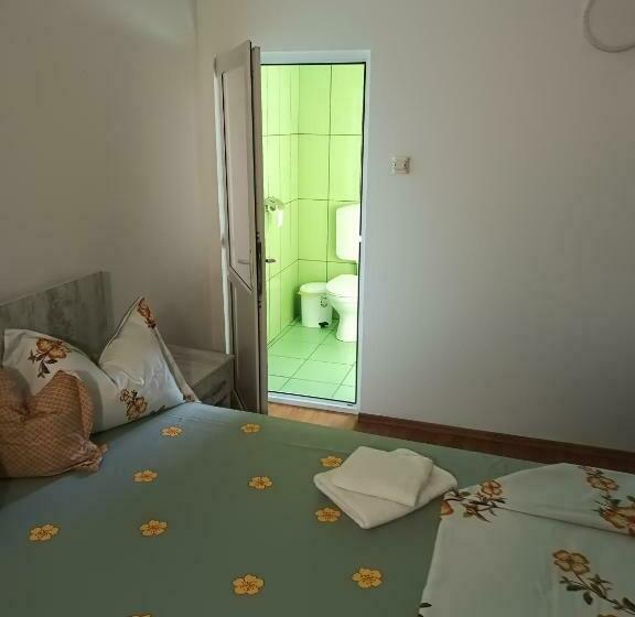 标准间, La Prietenicu