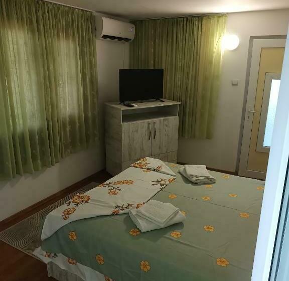 غرفة قياسية, La Prietenicu