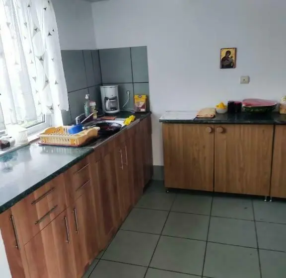 بانگلوی استاندارد, La Prietenicu
