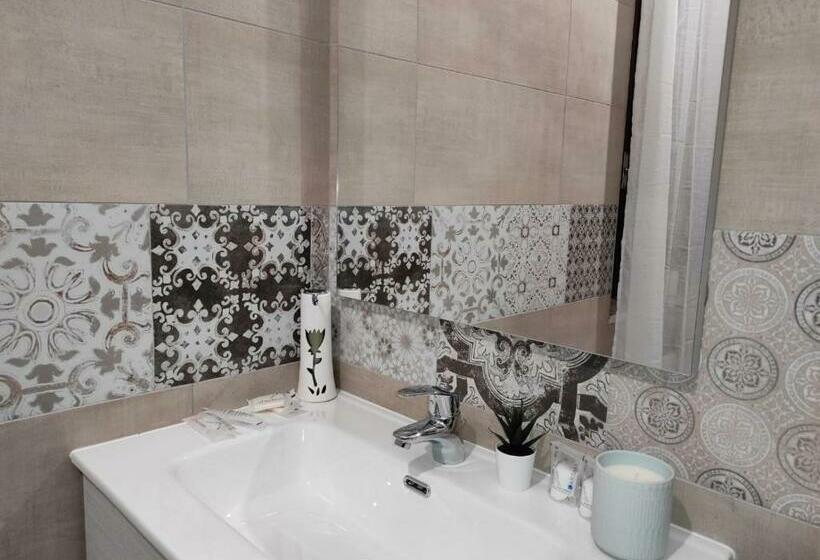 스탠다드 룸 킹사이즈 침대, Pietrapantone B&b