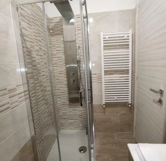 اتاق استاندارد چهار تخته, Pietrapantone B&b