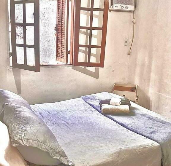 سوییت خانوادگی, Hostel Praia Do Recreio