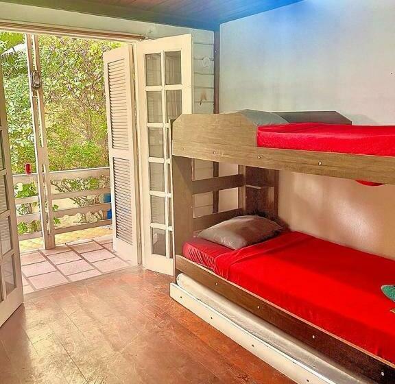 سوییت, Hostel Praia Do Recreio