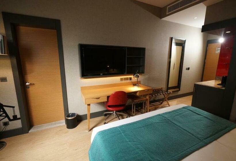 带大床的标准间, Ramada Encore Al Khobar Corniche