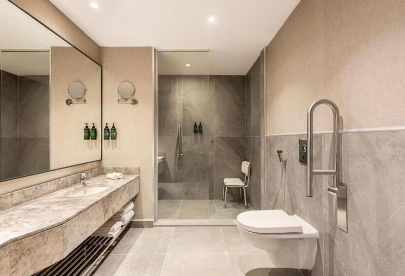 장애인을 위한 킹사이즈 침대 스탠다드 룸, Ramada Encore Al Khobar Corniche