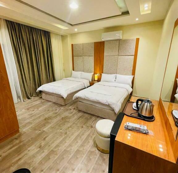 スタンダードルーム, Solima Pyramids View