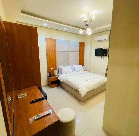اتاق لوکس با تخت بزرگ, Solima Pyramids View