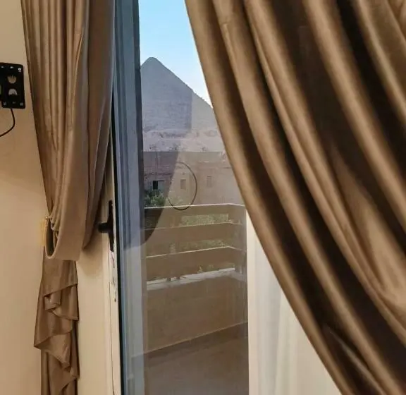 اتاق لوکس سه تخته, Solima Pyramids View