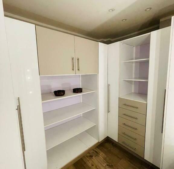 デラックストリプルルーム, Solima Pyramids View