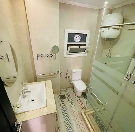 デラックストリプルルーム, Solima Pyramids View