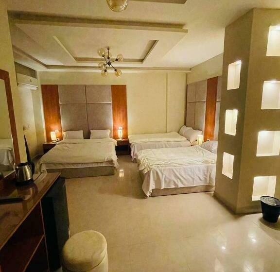 スイート(家族用), Solima Pyramids View