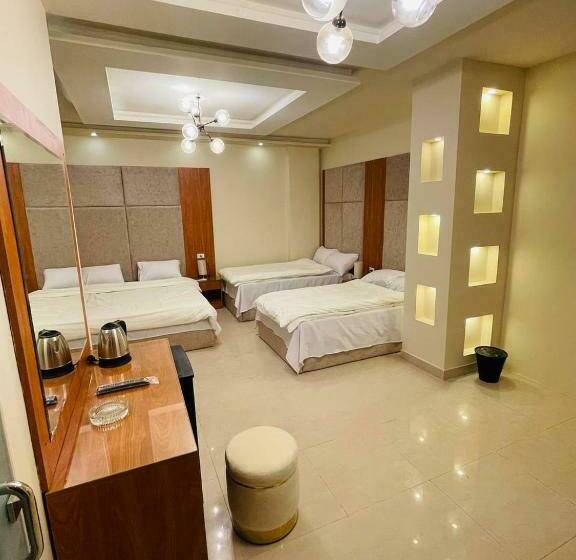 スイート(家族用), Solima Pyramids View