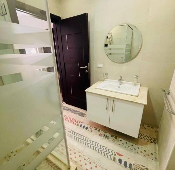 デラックストリプルルーム, Solima Pyramids View