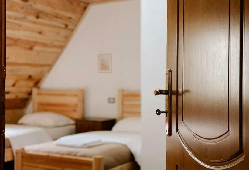 اتاق استاندارد سه نفره, Guesthouse Pashko