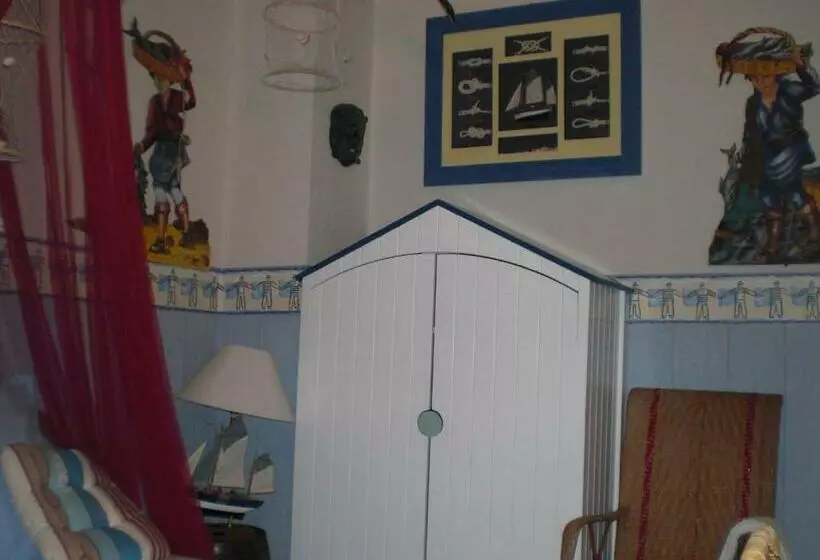 スタンダードルーム, Chambres D Hotes La Maison Bleue