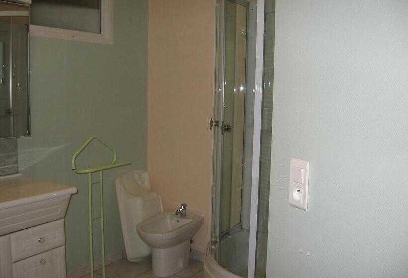 패밀리 스위트, Chez Robert Et Catherine