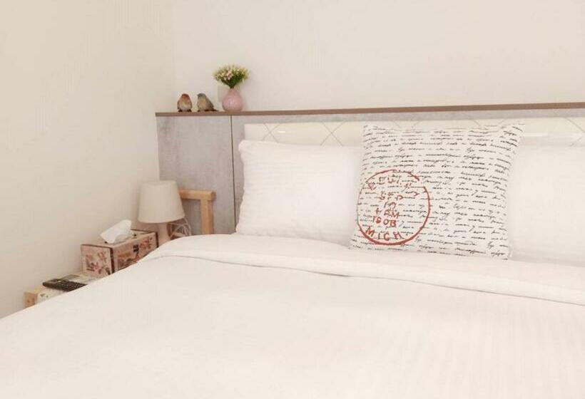 اتاق سوپریور, Honey B&b