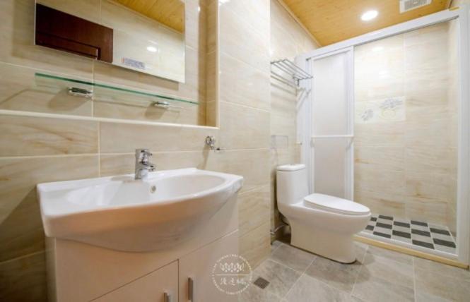 اتاق سوپریور, Honey B&b