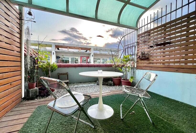 اتاق استاندارد با بالکن, Honey B&b